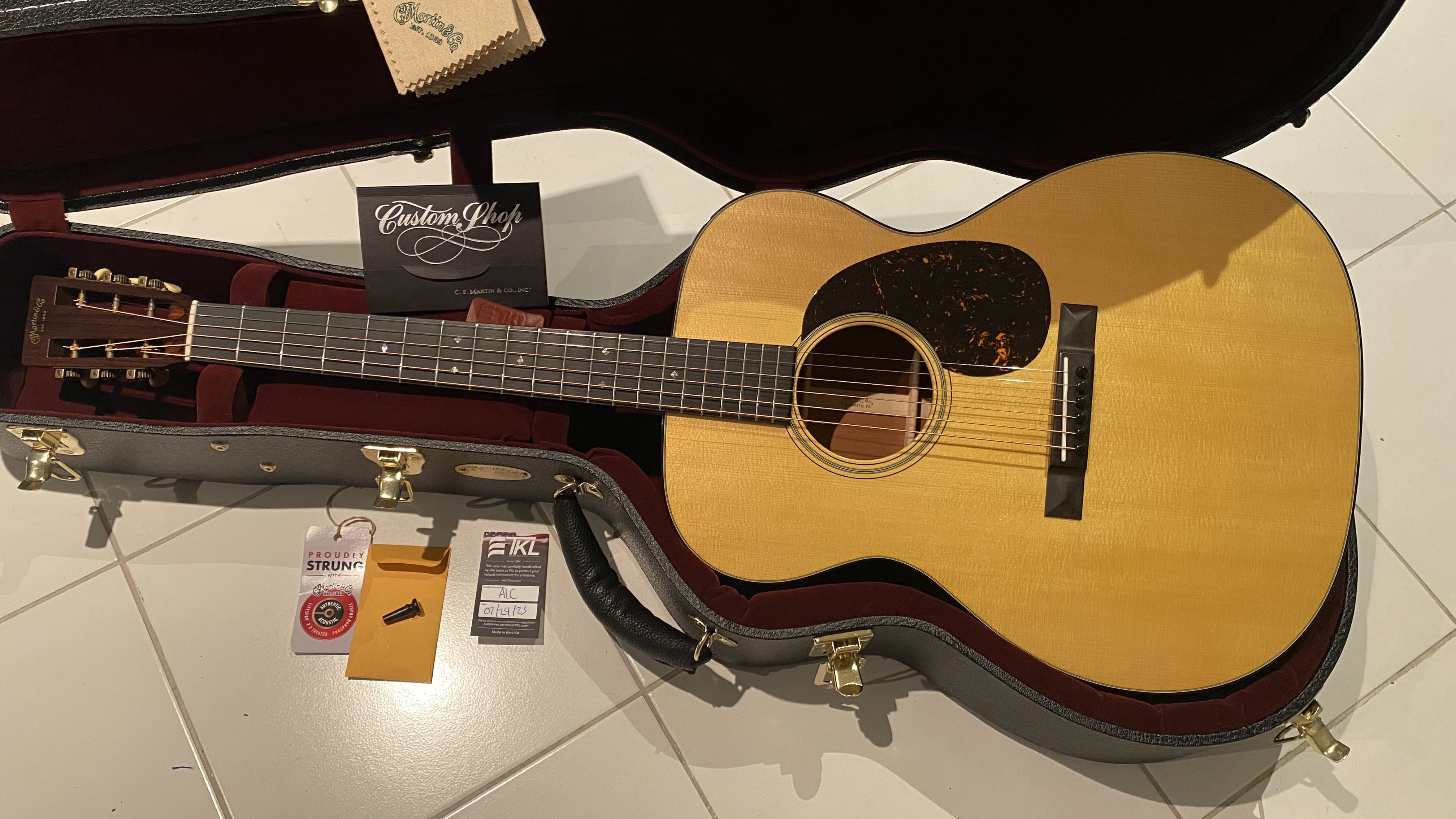 Martin custom shop 000 VTS