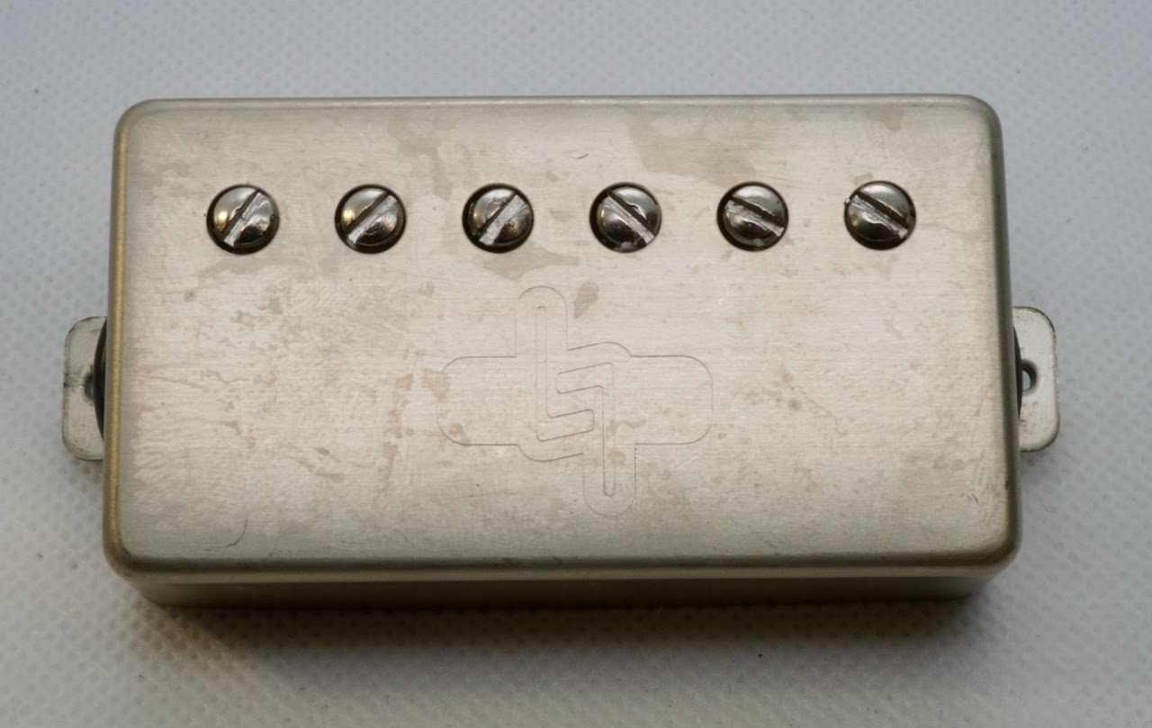 Hugo Sierro Nova : Nova