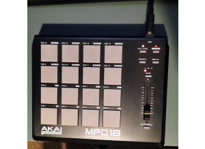 Akai Professional MPD18 (51089)