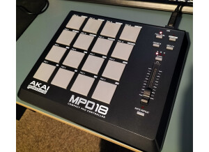 Akai Professional MPD18 (25694)