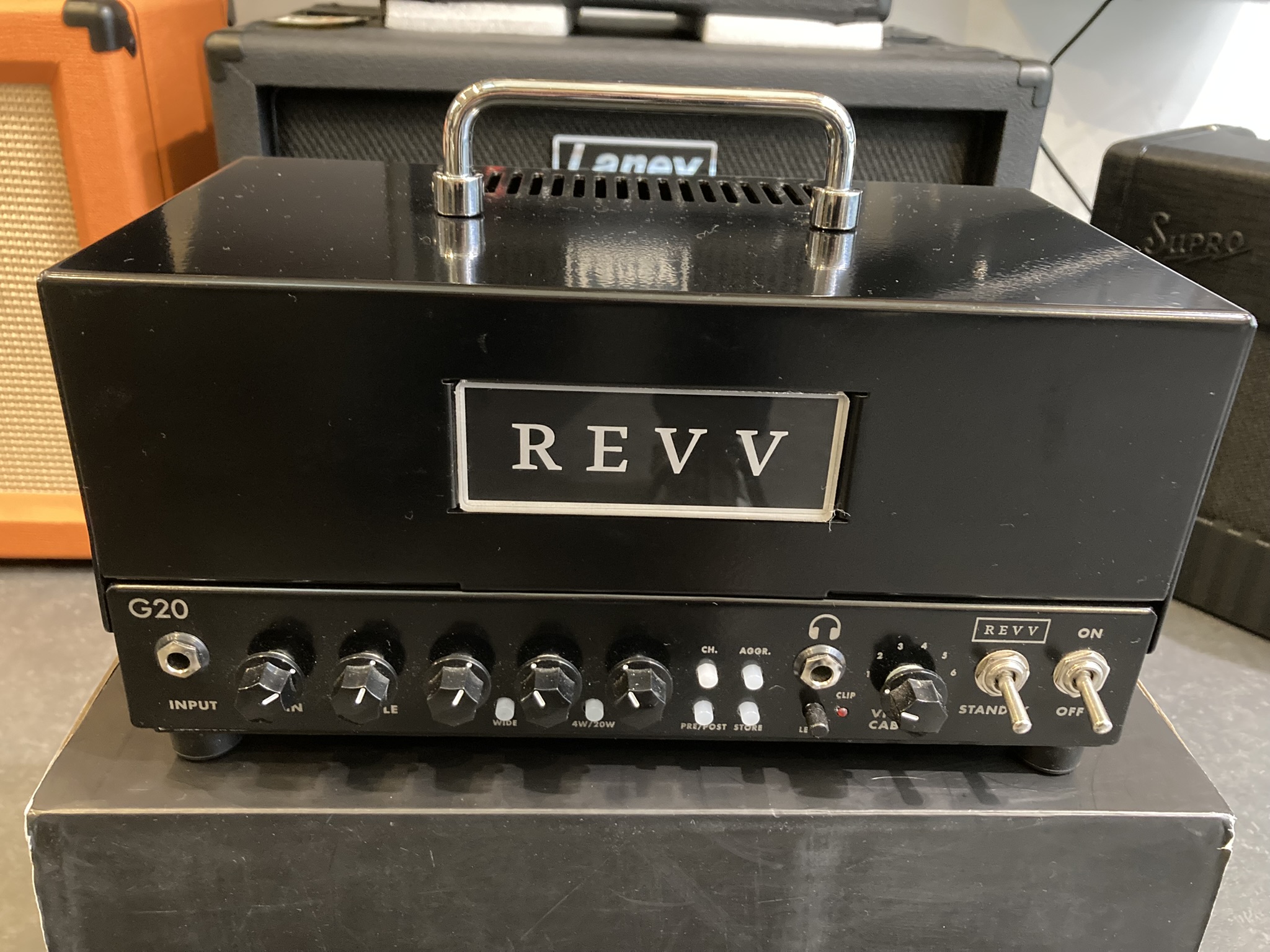 REVV - Tête G20 + Footswitch +Housse