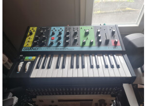 Moog Music Grandmother (86159)