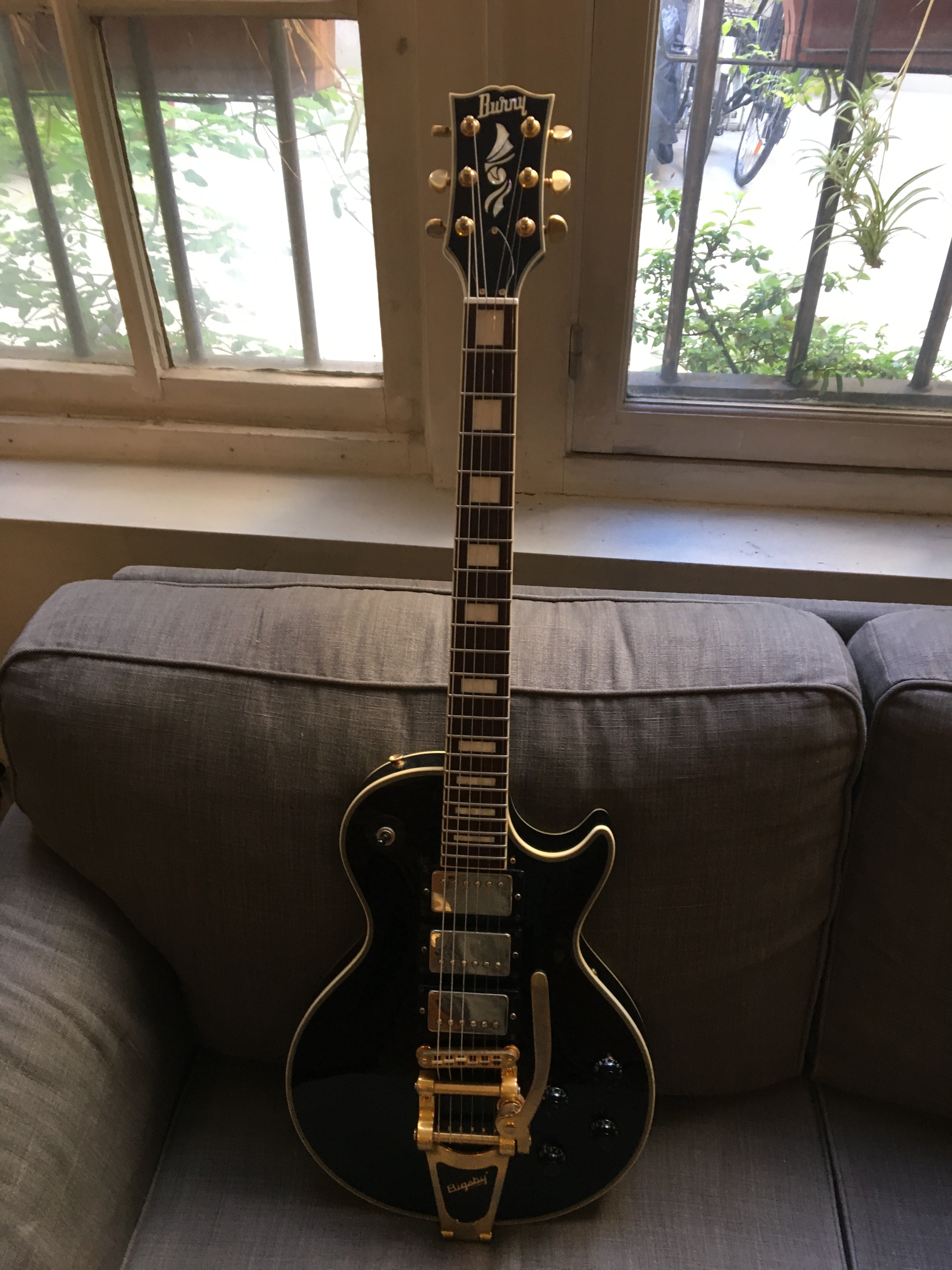 Vends  Lespaul BURNY RCL 85 JP " Jimmy Page "