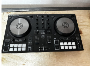 Native Instruments Traktor Kontrol S2 mk3 (8851)