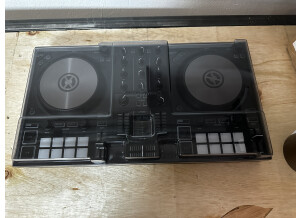 Native Instruments Traktor Kontrol S2 mk3 (1328)