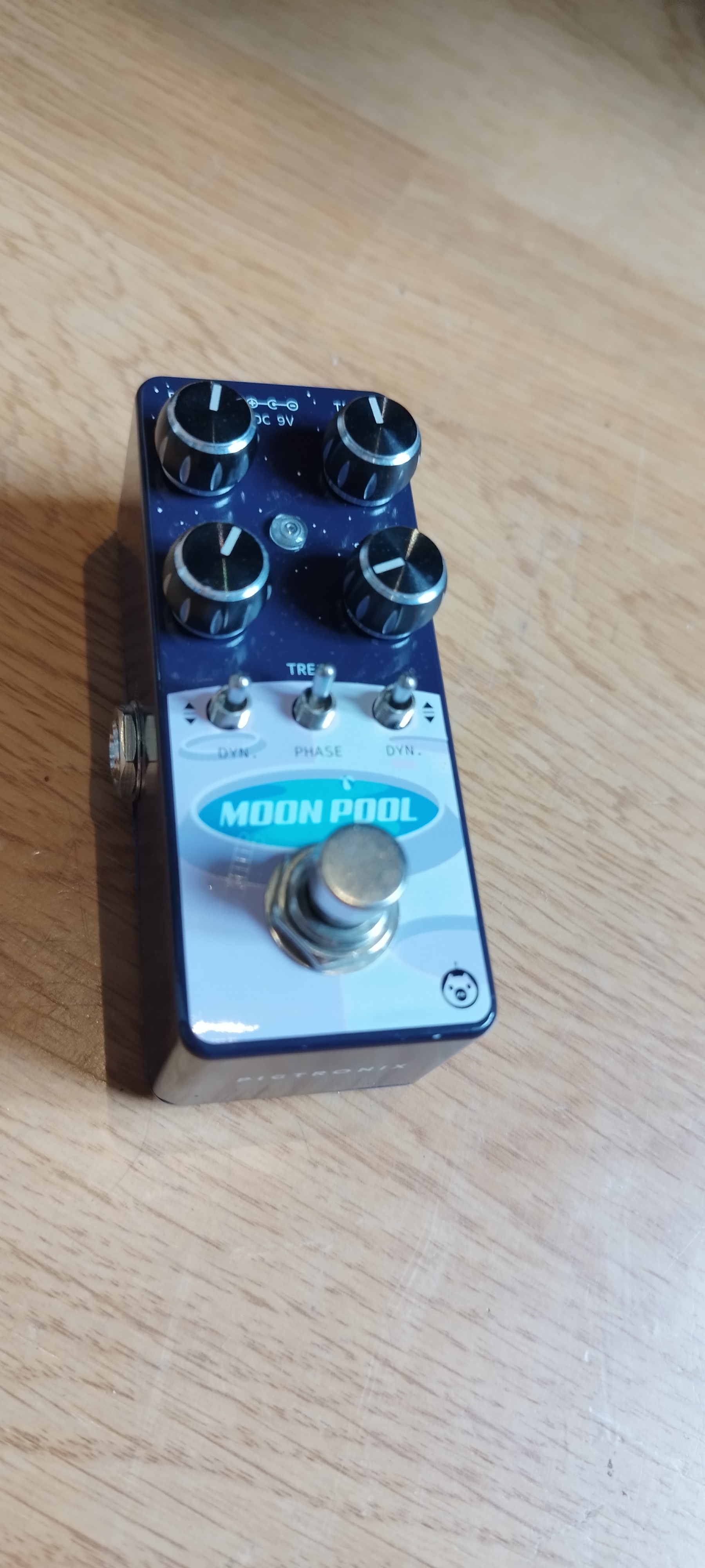 Vends Pigtronix MOON POOL - tremolo/phaser - Réservée
