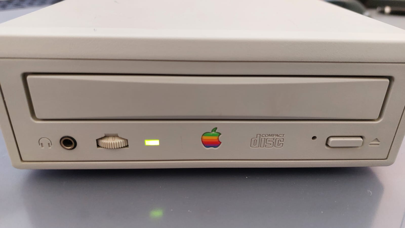 AKAI S1000 SCSI Drive AppleCD 300e Plus