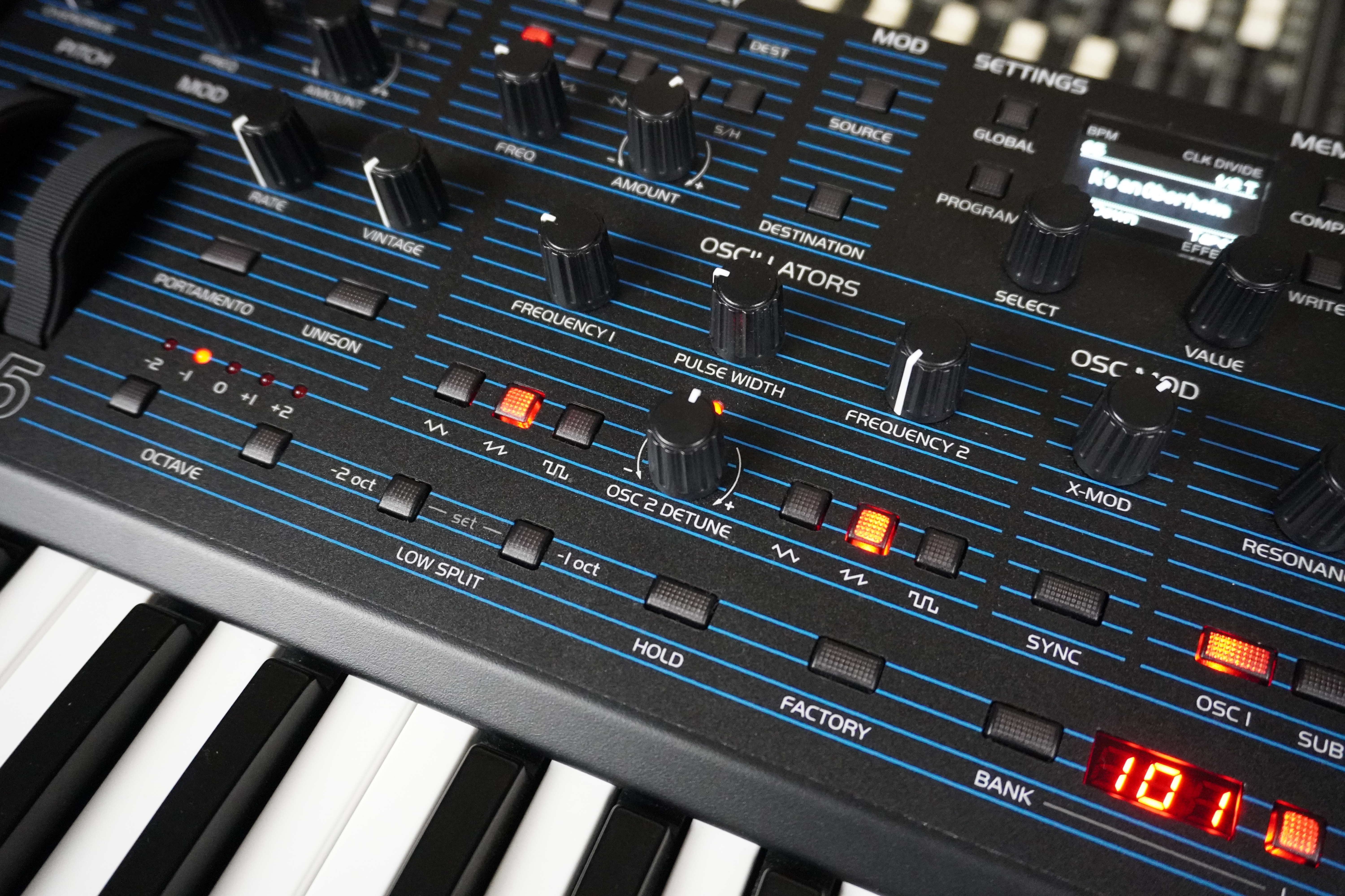 TEO-5 2tof 13 Trois quart droite zoom VCO