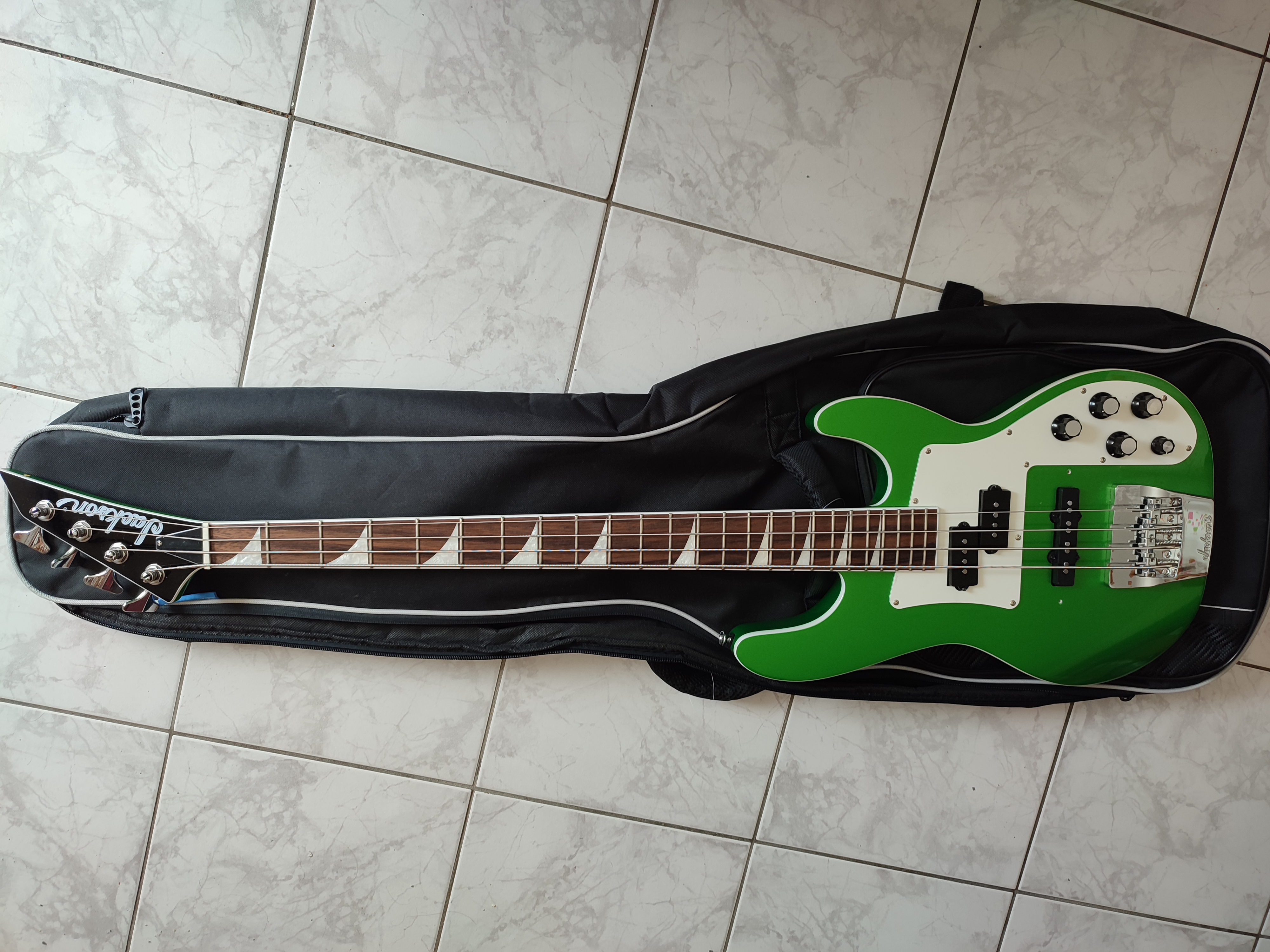 Vends JACKSON X Séries Concert™ Bass Cbxnt Dx IV