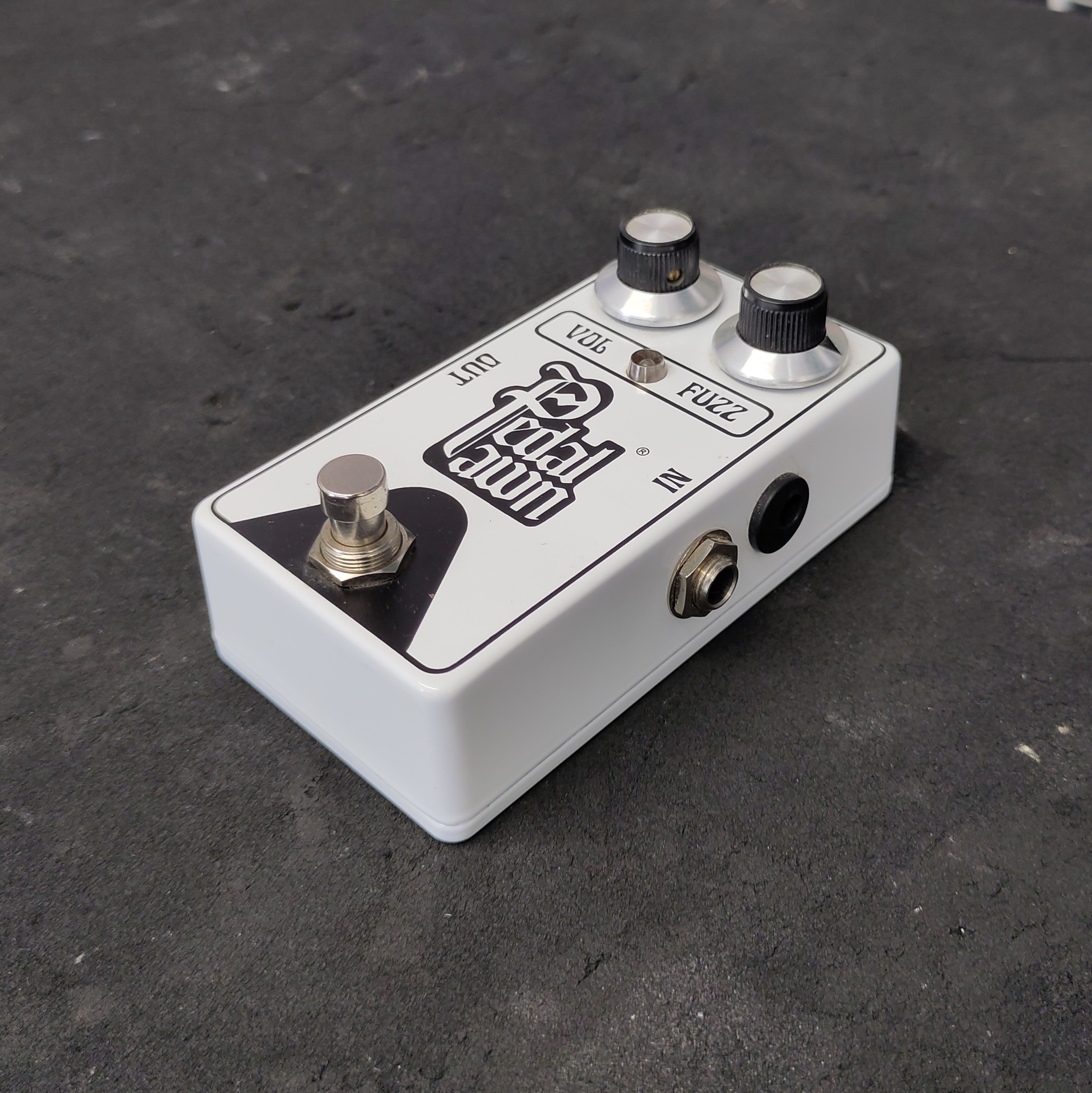 Vends Fuzz Pedal Pawn