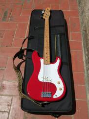 Squier Bullet Bass