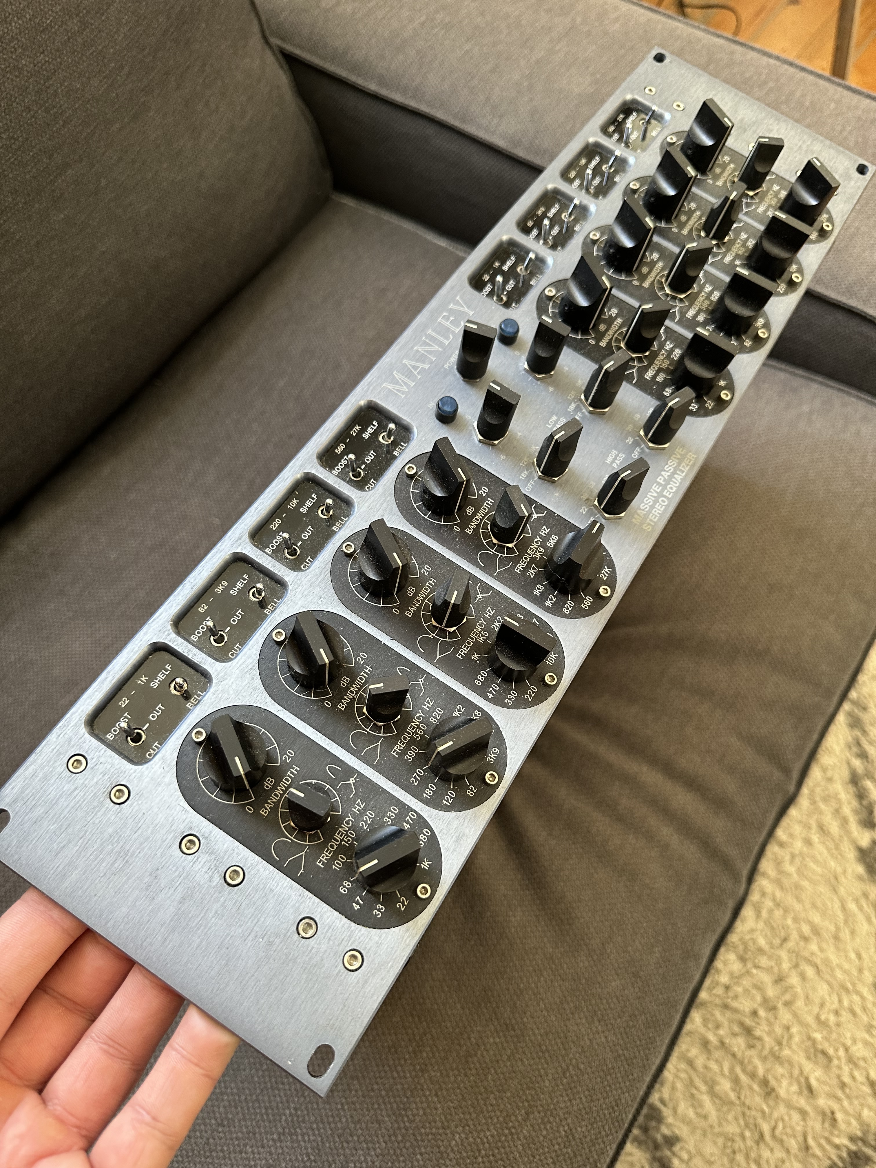 vends Manley massive passive