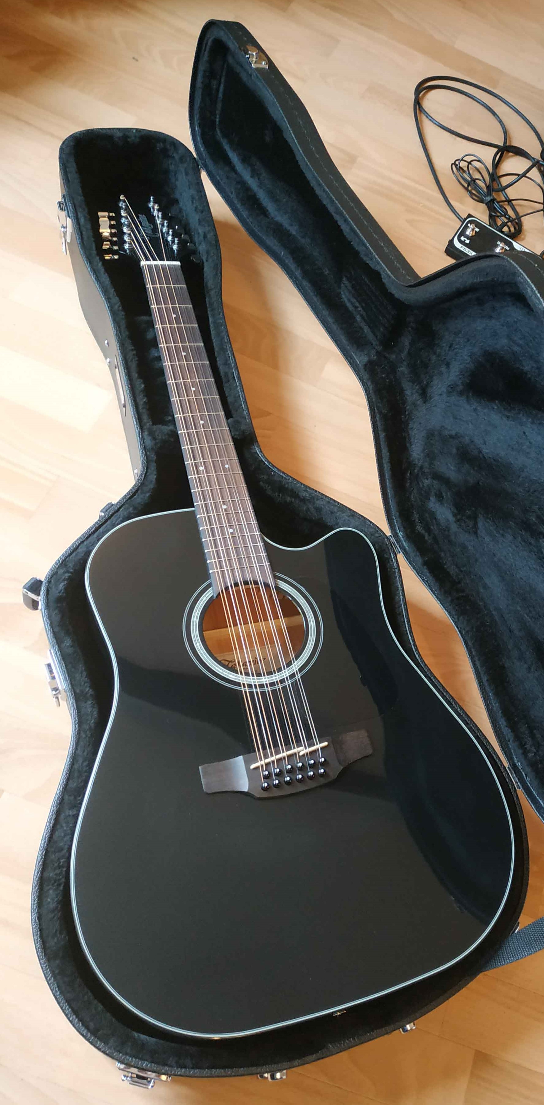 Takamine GD30CE-12