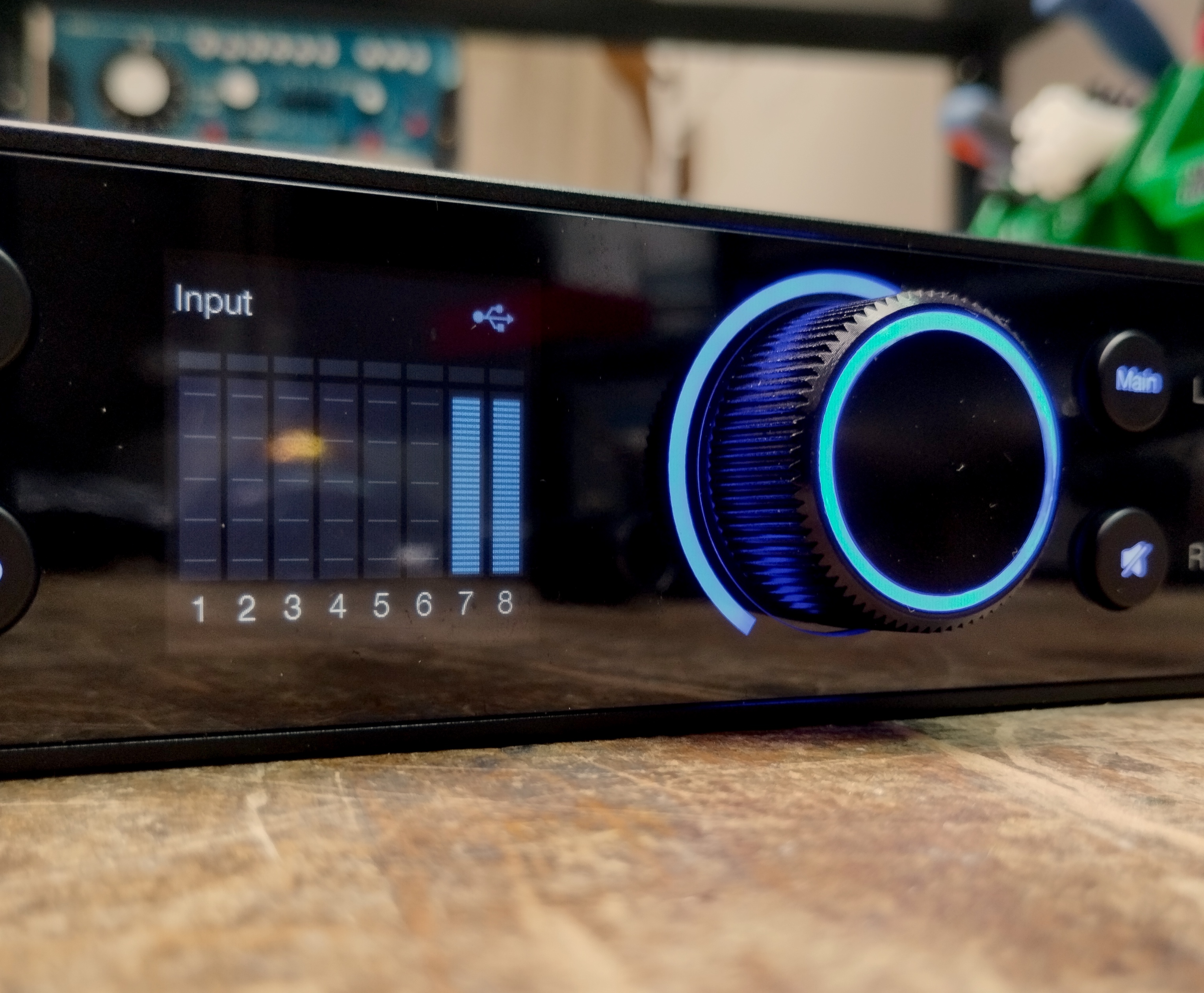 PreSonus QuantumHD8 inputs