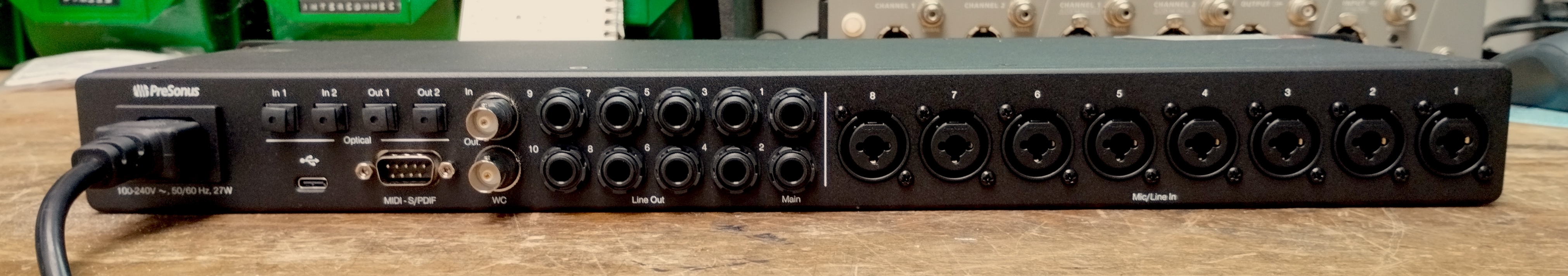 PreSonus QuantumHD8 arrière