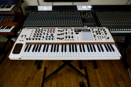 PolyBrute-12 2tof 01 Face PolyBrute-12 2tof 01 Face