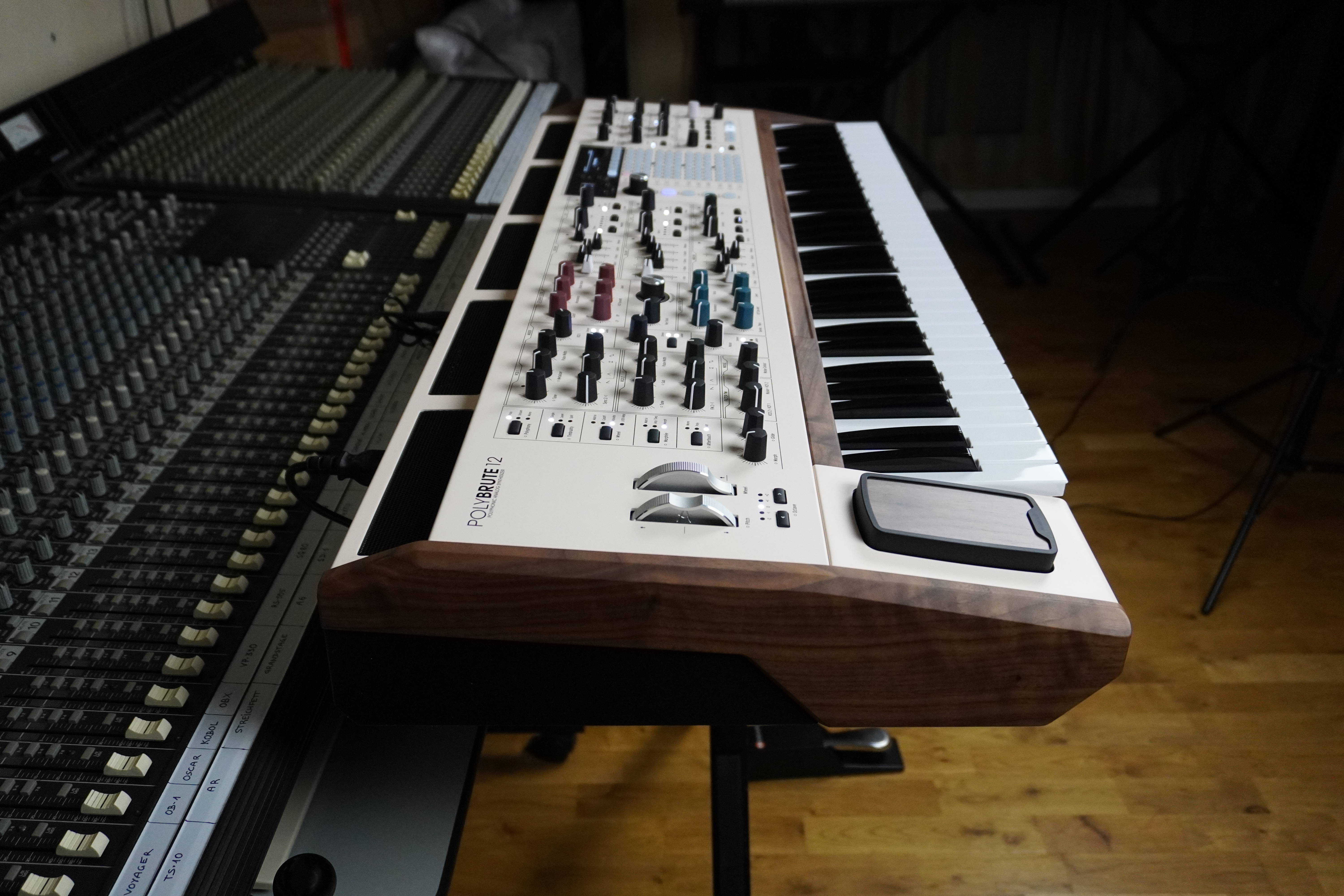 PolyBrute-12 2tof 05 Gauche