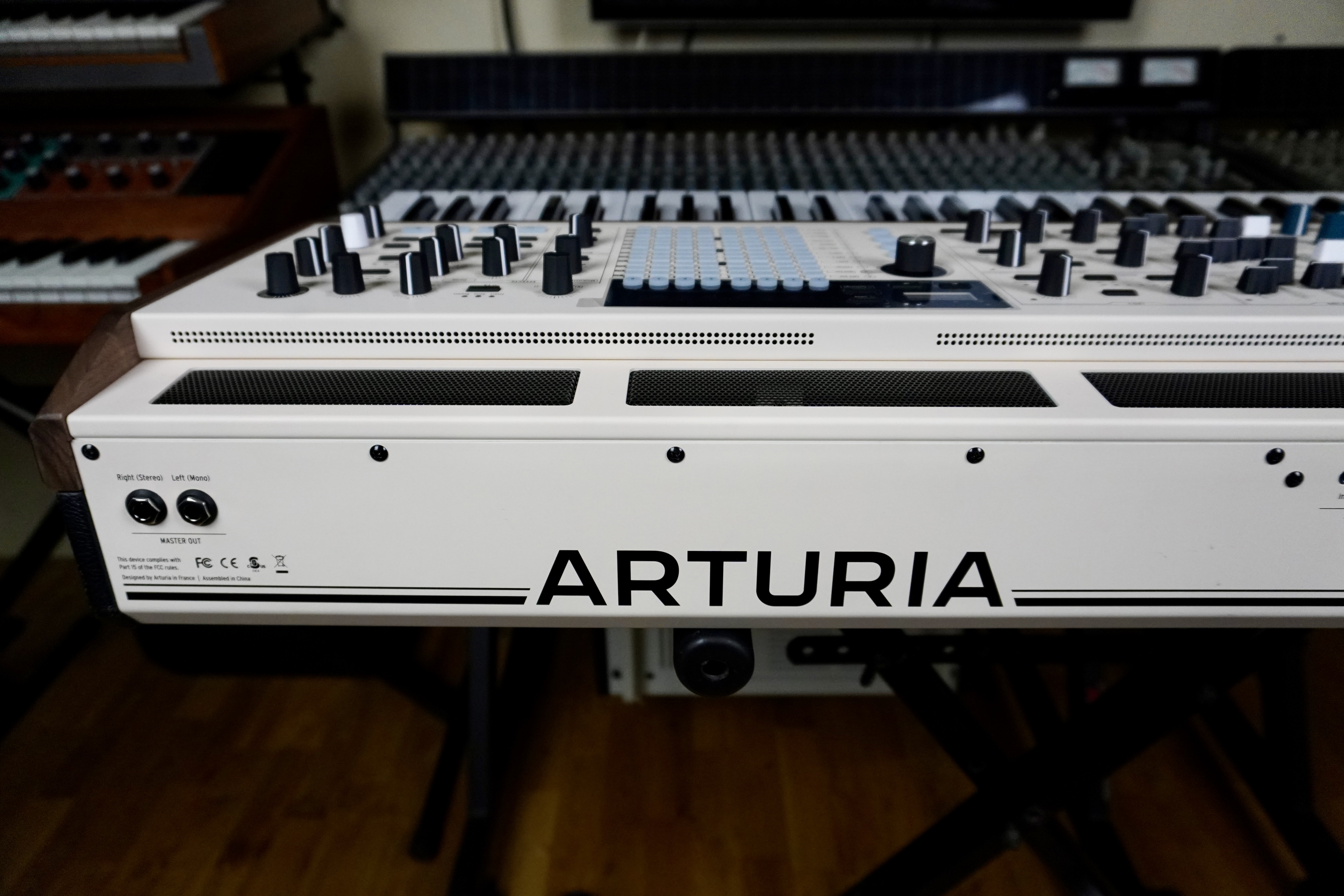 PolyBrute-12 2tof 28 Arri&egrave;re gauche