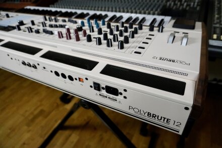 PolyBrute-12 2tof 30 PB12 PolyBrute-12 2tof 30 PB12