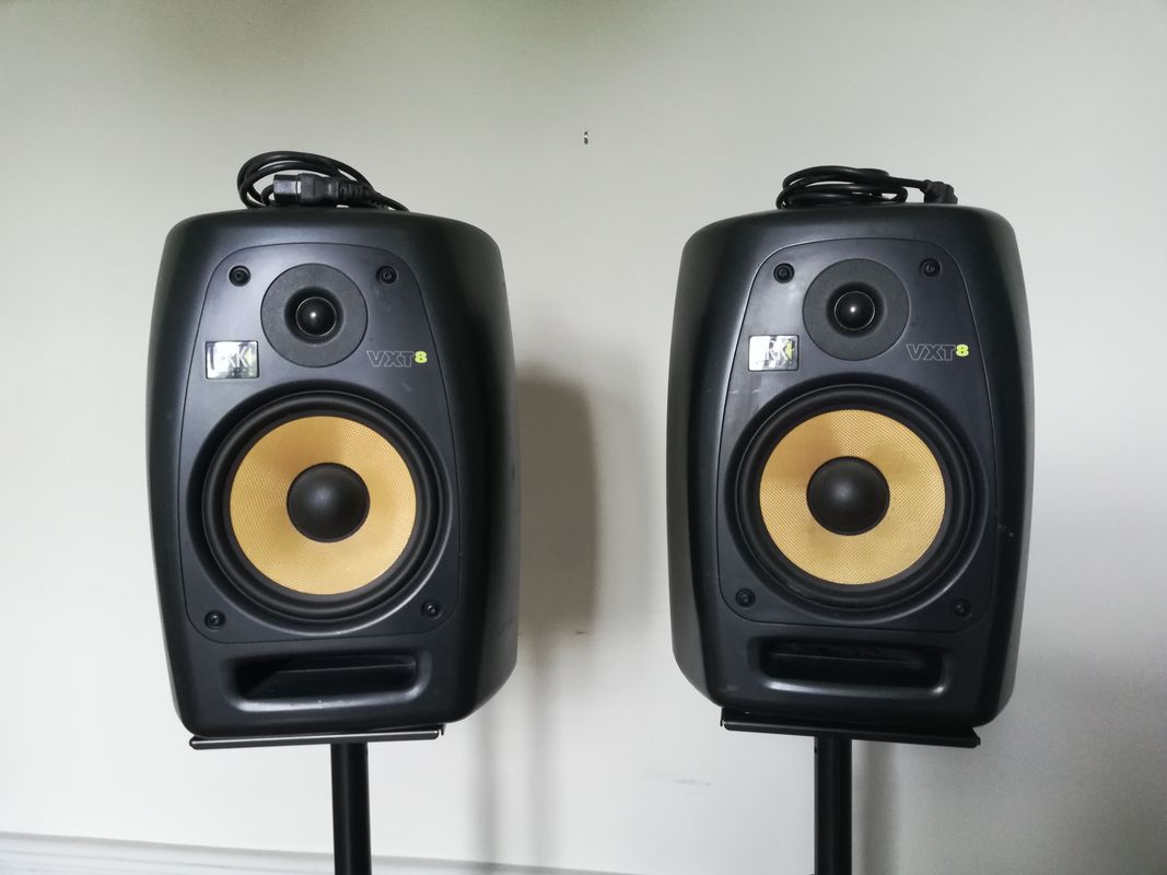 PAIRE KRK VXT 8, en EXCELLENT ETAT. 