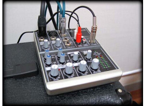 Mackie 402-VLZ3 (55435)