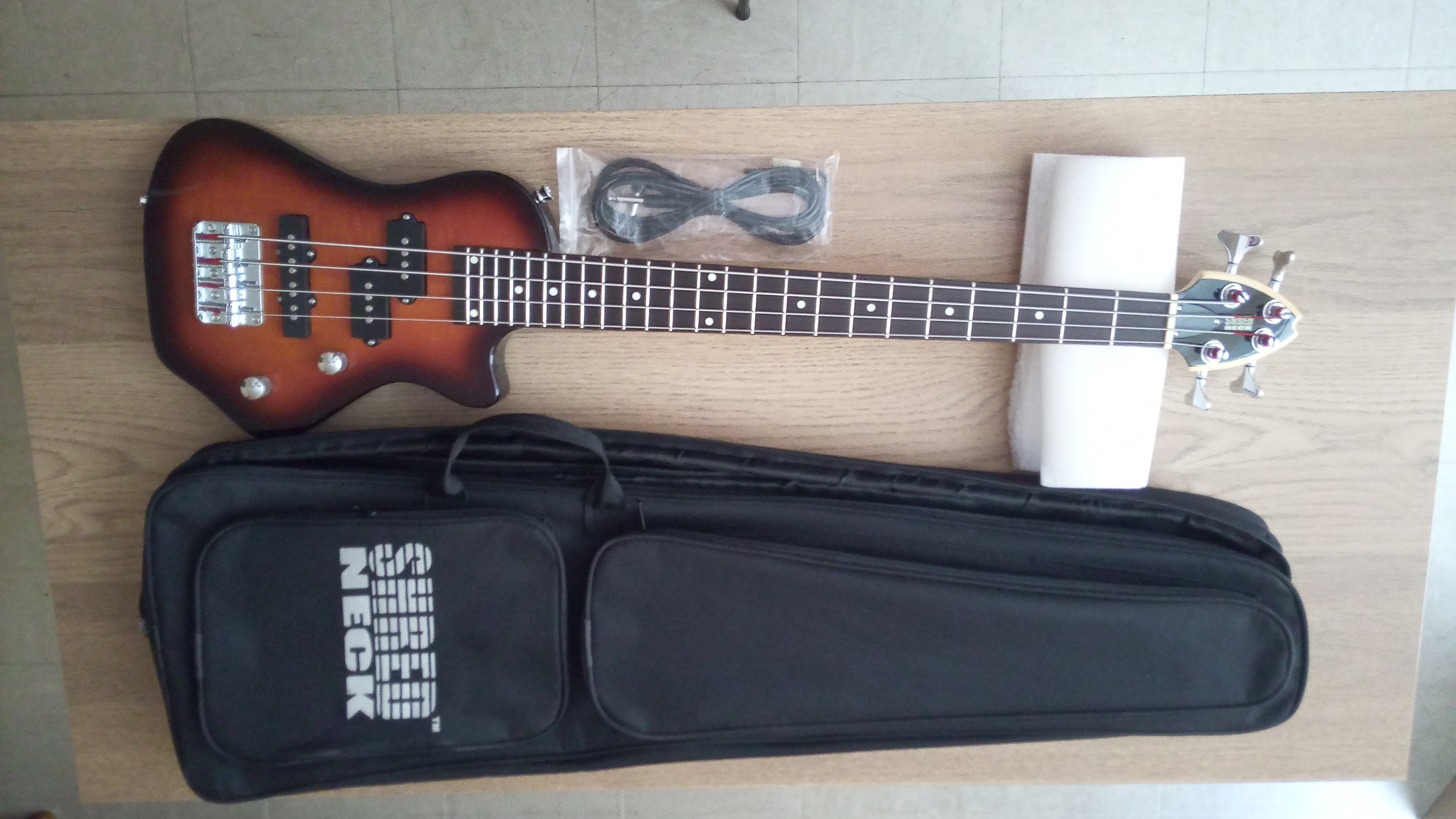 A saisir rare Basse de Voyage Shred Neck, Travel Bass