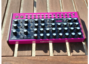Behringer Edge (792)