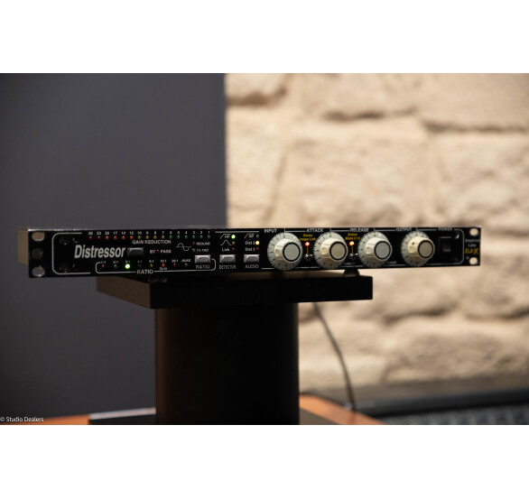 DISTRESSOR EL-8X Slatna 2