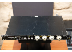 DISTRESSOR EL-8X Slatna 3
