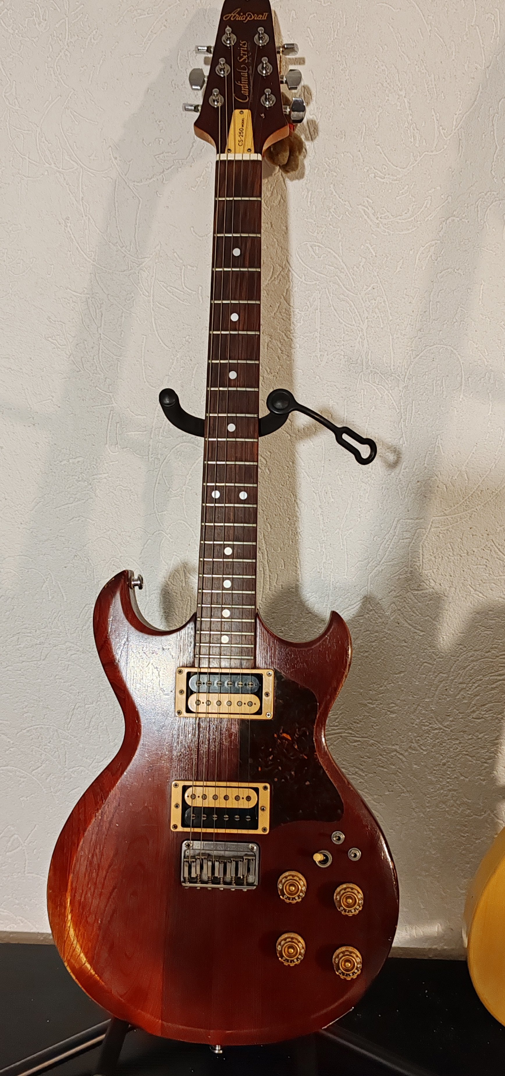 GUITARE ARIA PRO CARDINAL CS 250  Made in JAPAN