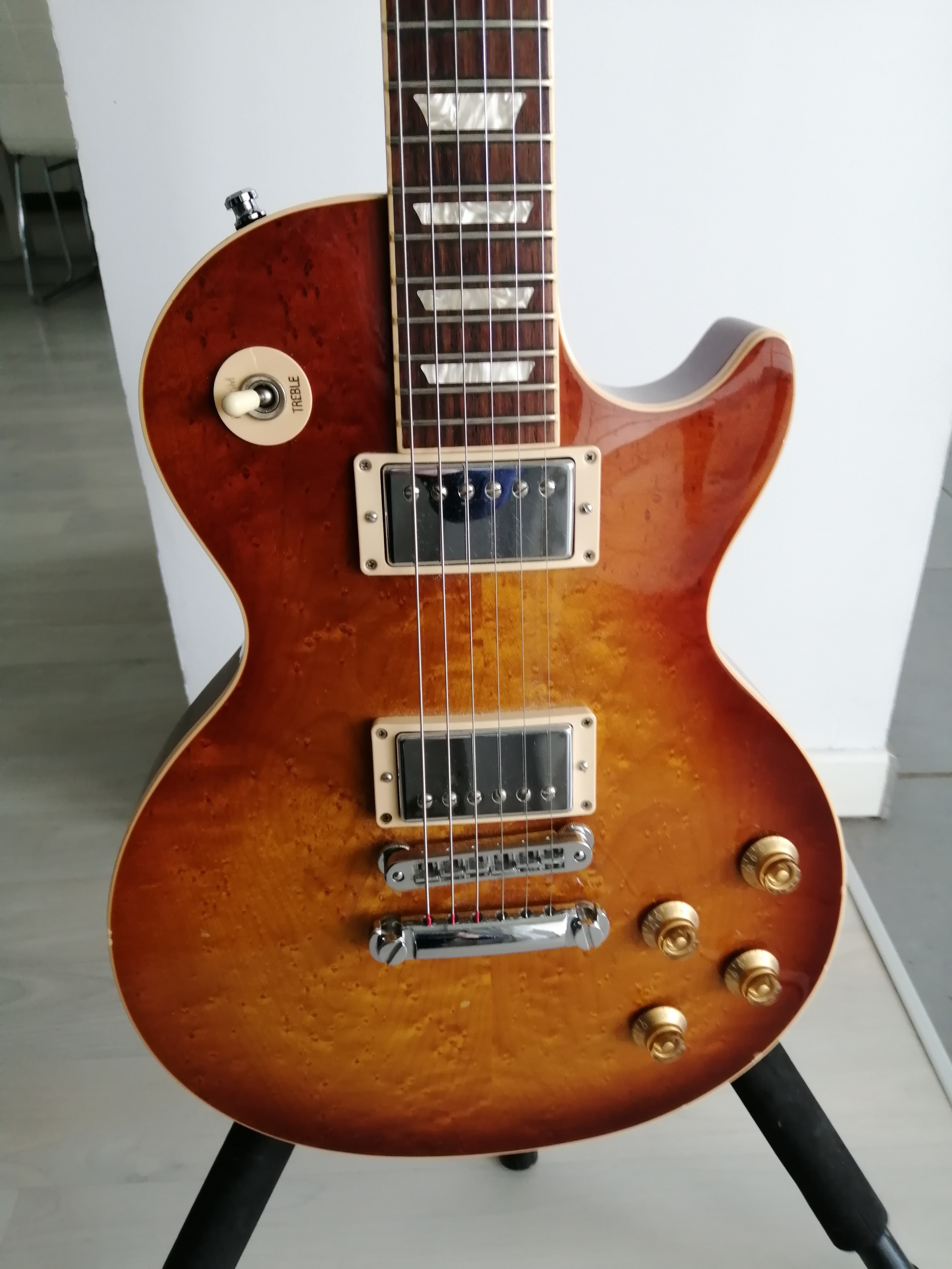 vends Lespaul Gibson Standard Premium plus Birdseyes Maple AAA, année 2O12