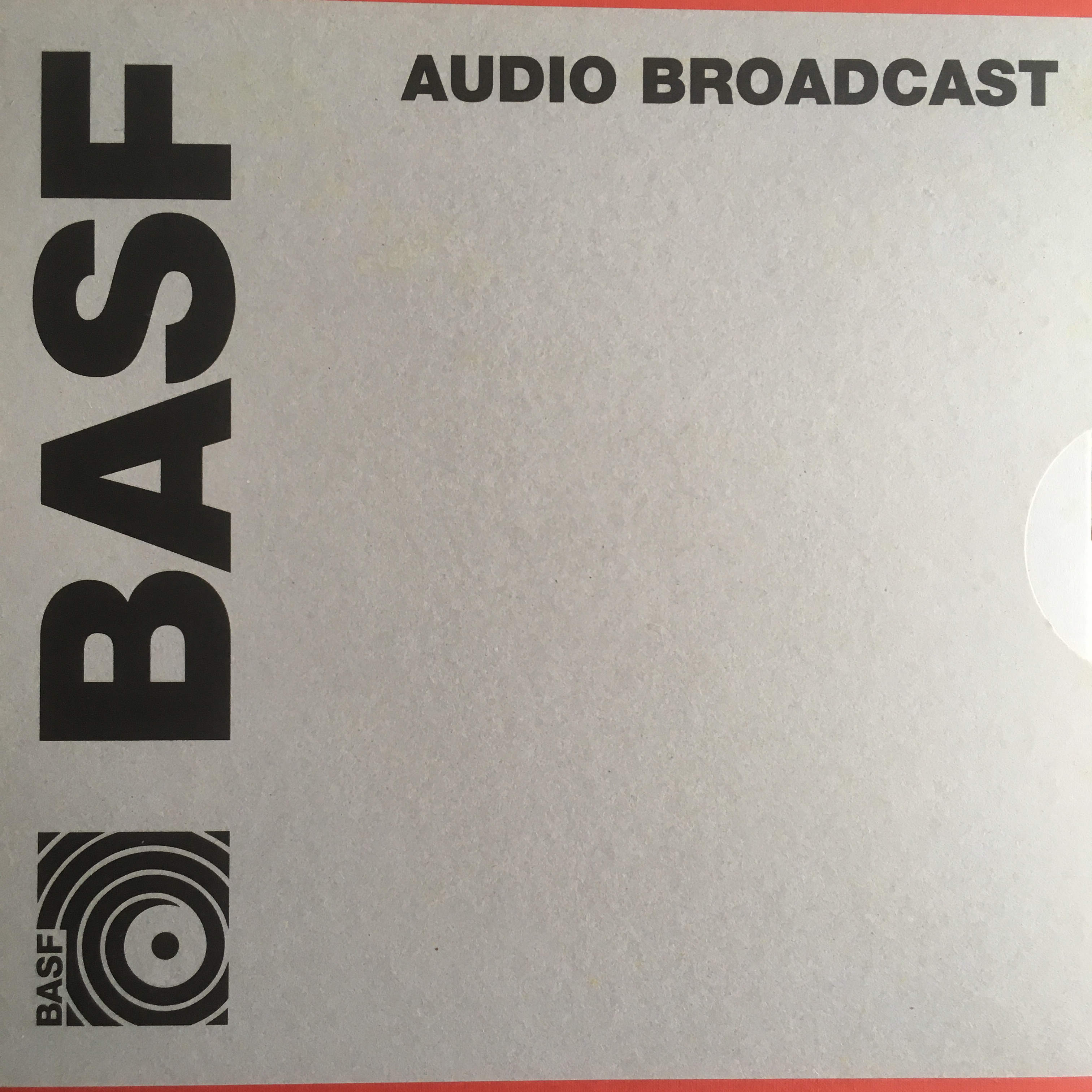 Bande magnétique pro. broadcast BASF PER 528 sur noyau AEG metal 1000 métres  