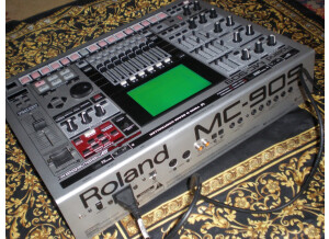 Roland MC-909 Sampling Groovebox (79734)