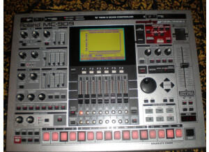 Roland MC-909 Sampling Groovebox (86592)