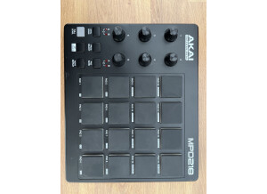 Akai Professional MPD218 (72140)