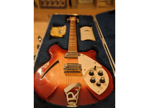 rickenbacker-360-fireglo-4685571@2x
