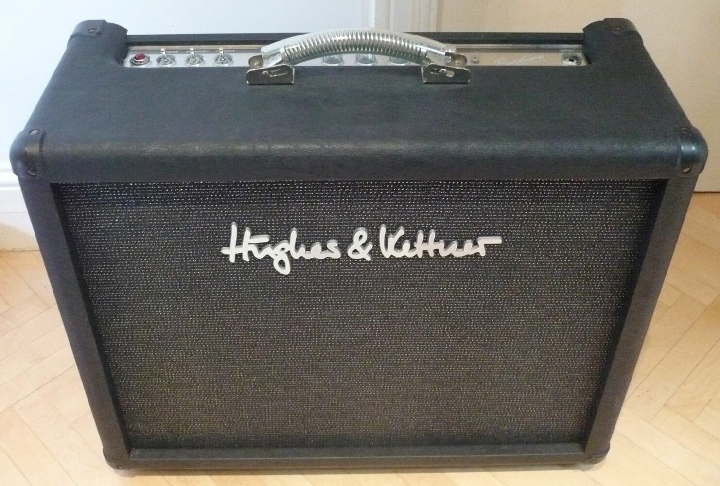 A vendre Hughes & Kettner Puretone Combo 2 Nouvelle lampes puissance Siemens EL34 et 2 lampes preampli 12 AX7 JJ