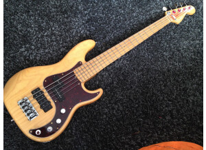 Fender American Deluxe Precision Bass V Ash - Butterscotch Blonde
