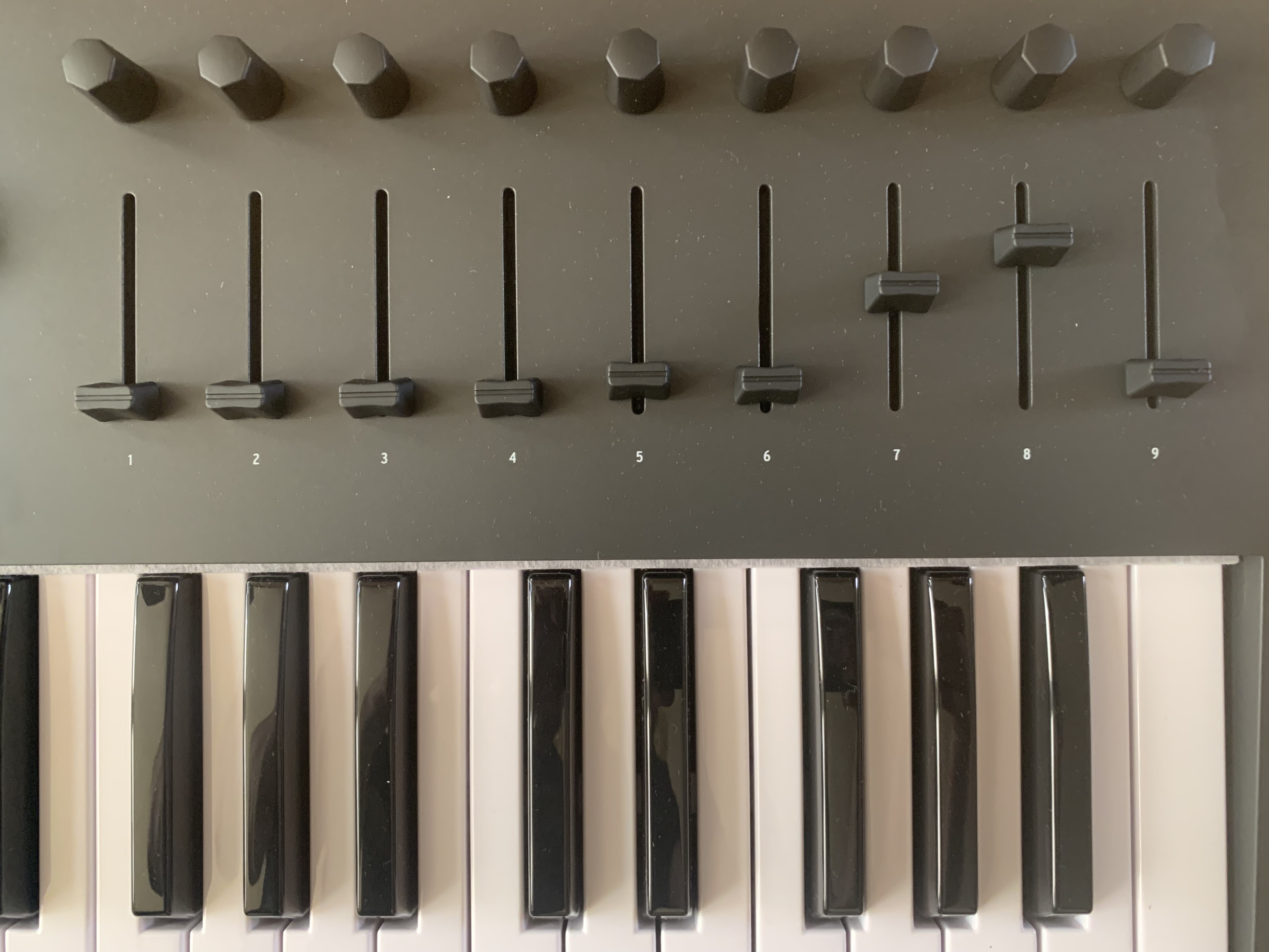 Arturia KeyLab 61 MK3 : faders