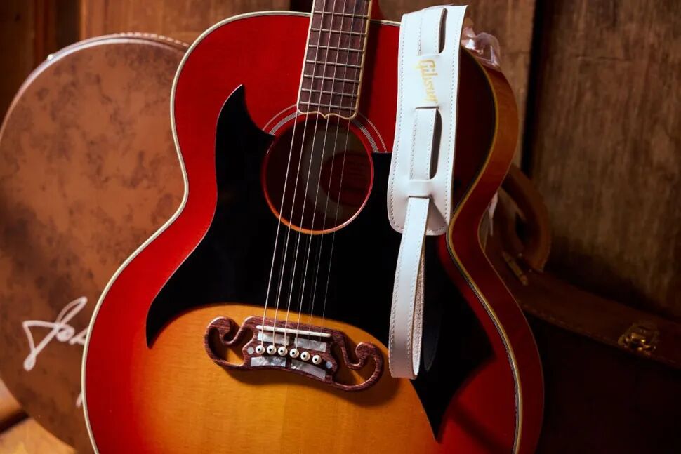 Gibson Johnny Cash SJ-200 : Johnny Cash SJ-200DETAILS