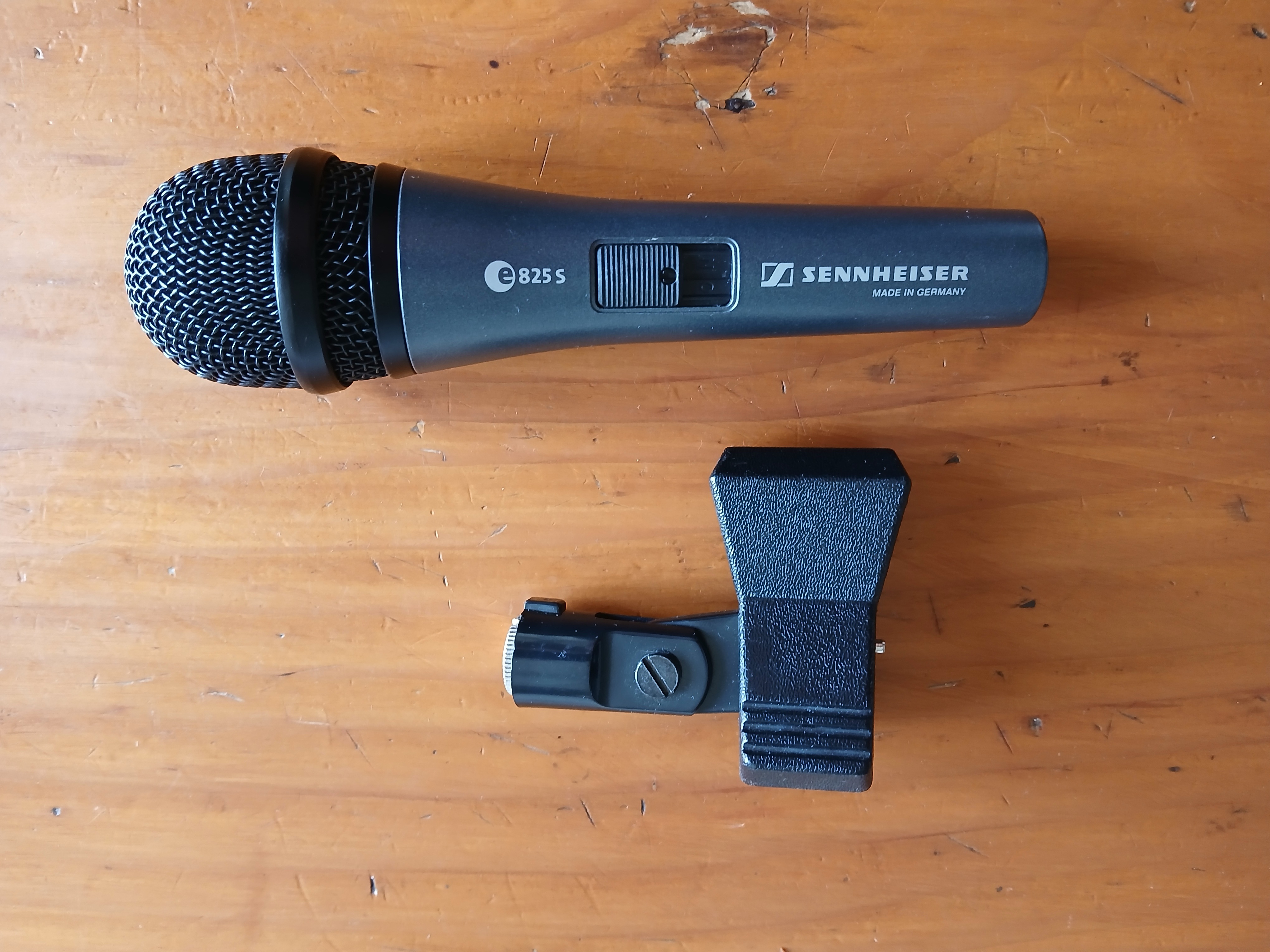 Vends Sennheiser e825 s