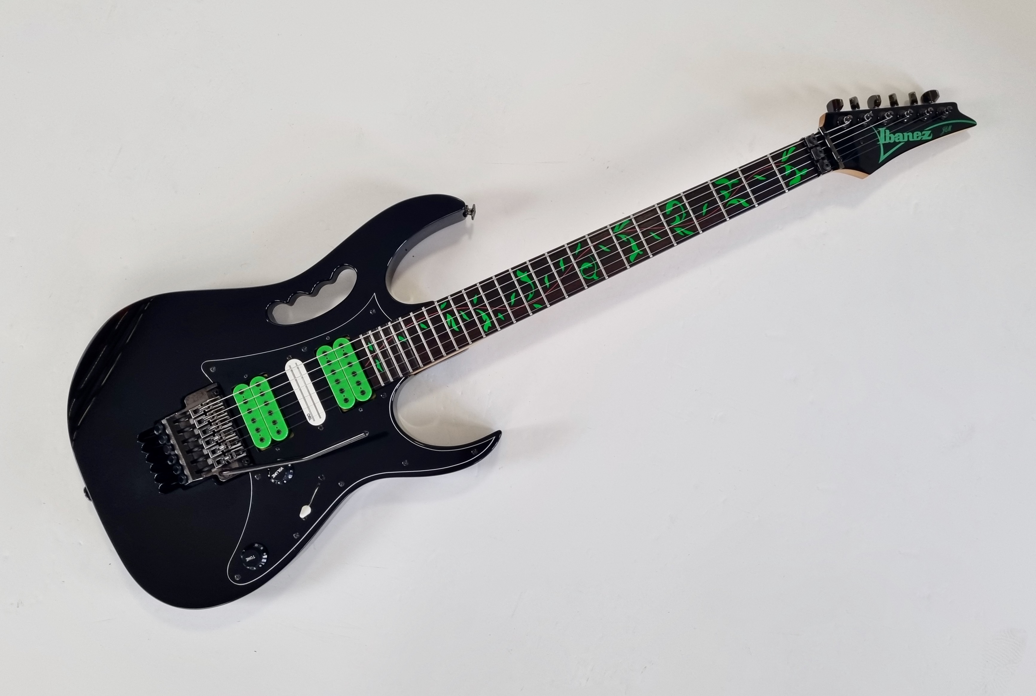Ibanez JEM 777 VBK 1989 Steve Vai 