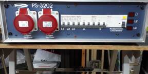 Showtec Bloc 380 V  model : PS-3202 neuf + fly