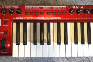 Behringer U-Control UMX250