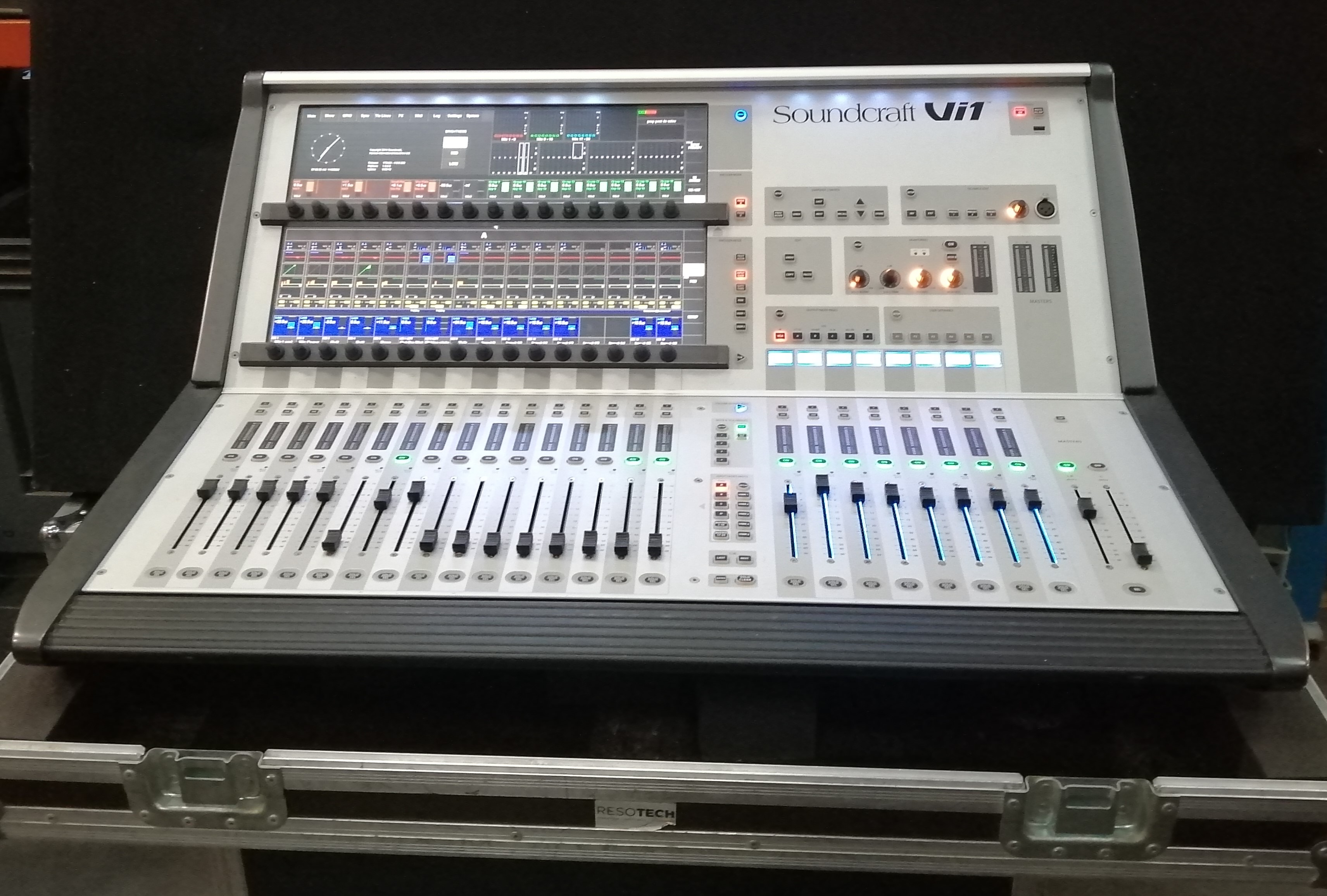 Vends Console Soundcraft Vi1 + Stagebox STAGE COMPACT Pour Console VI1 32 in 16 OUT