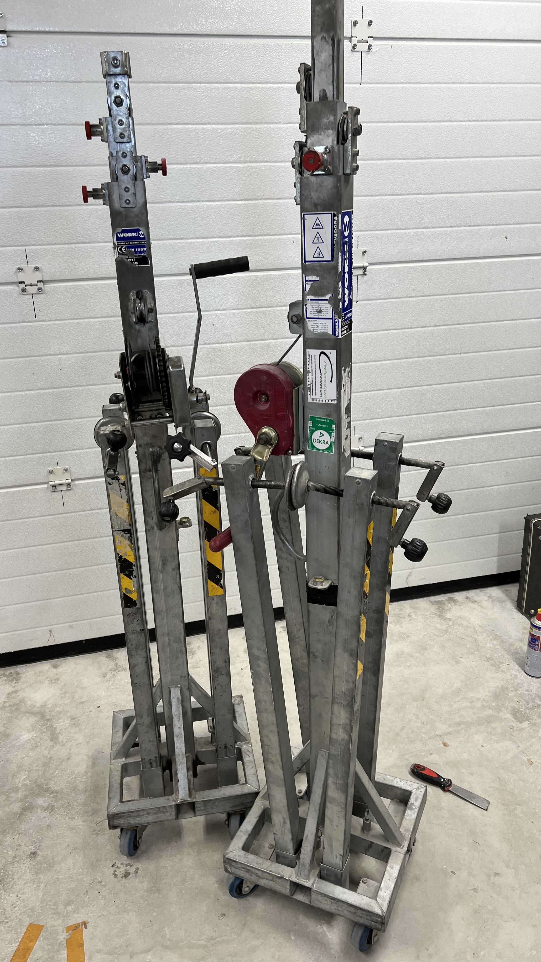 Lot de 2 pieds de levage