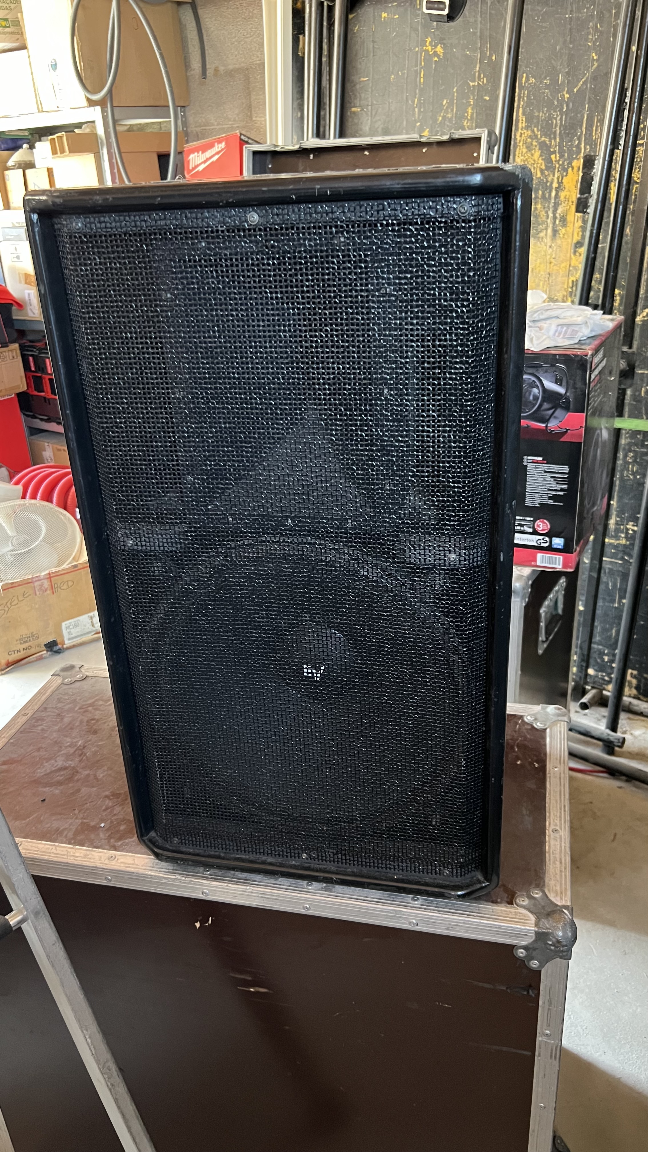 Lot enceinte electrovoice et ampli+process