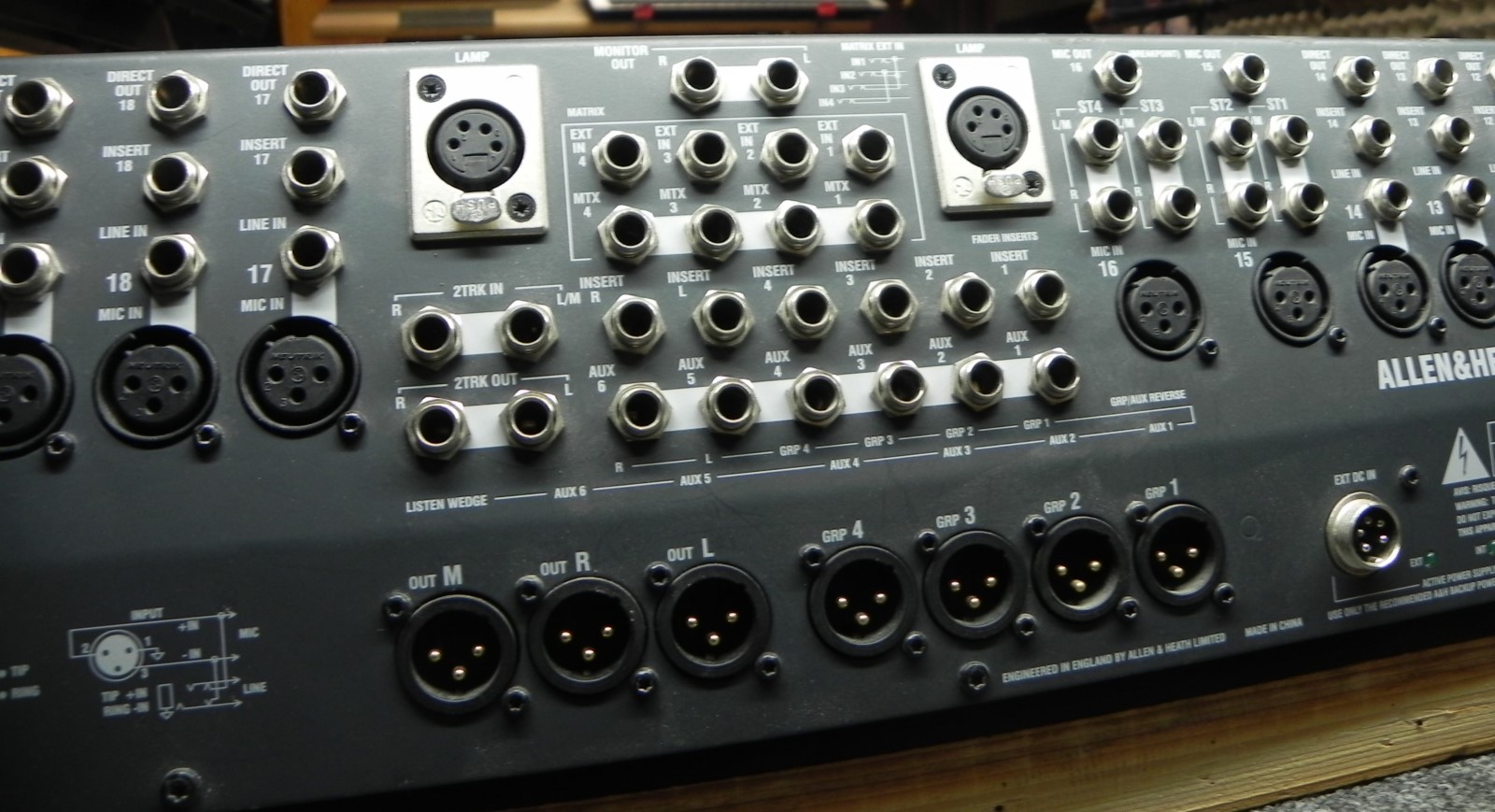 VENDS CONSOLE ALLEN&HEATH GL 2400