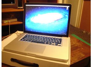 Apple macbook pro unibody 15" (11686)