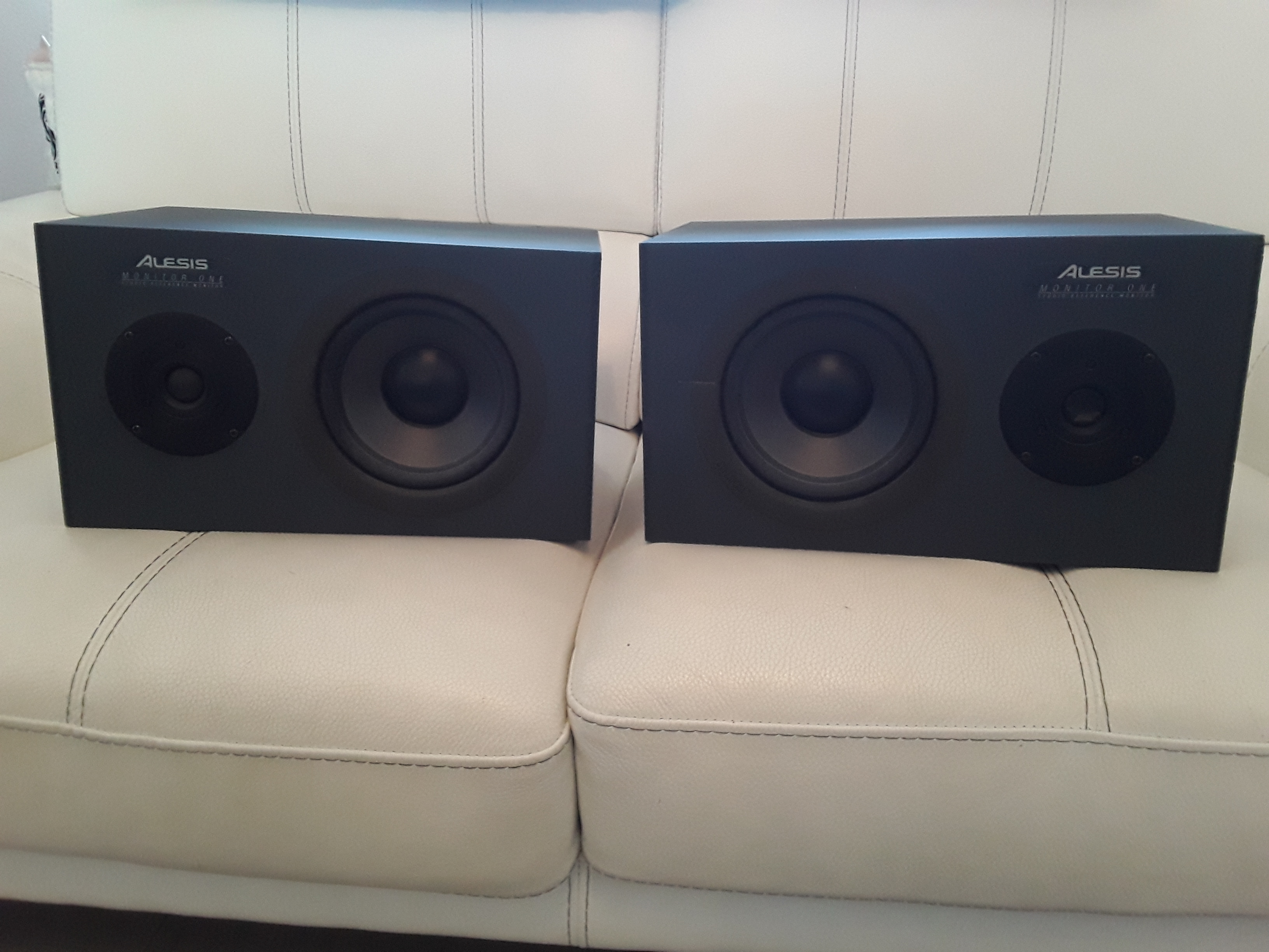 Alesis Monitor One 1° génération